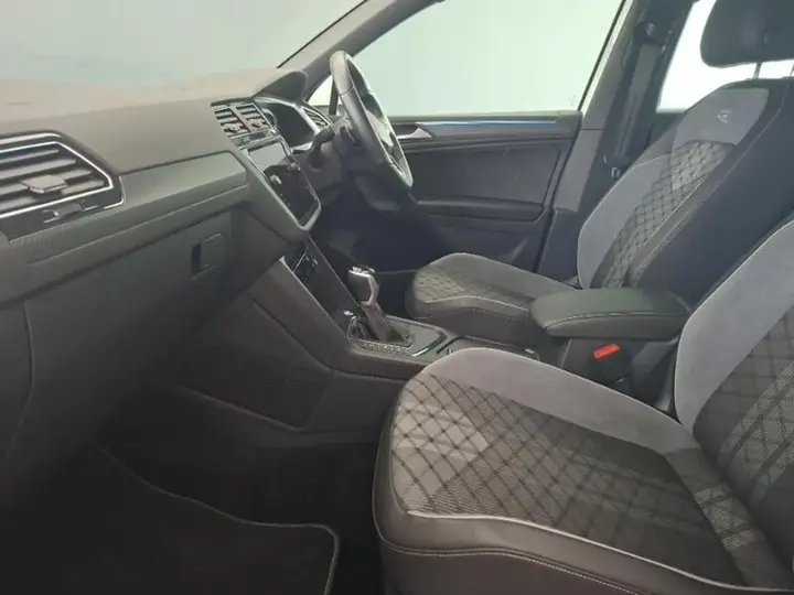 Volkswagen Tiguan 2023 photo 5
