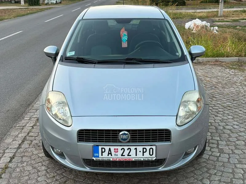 Fiat Grande Punto 2009 photo 5