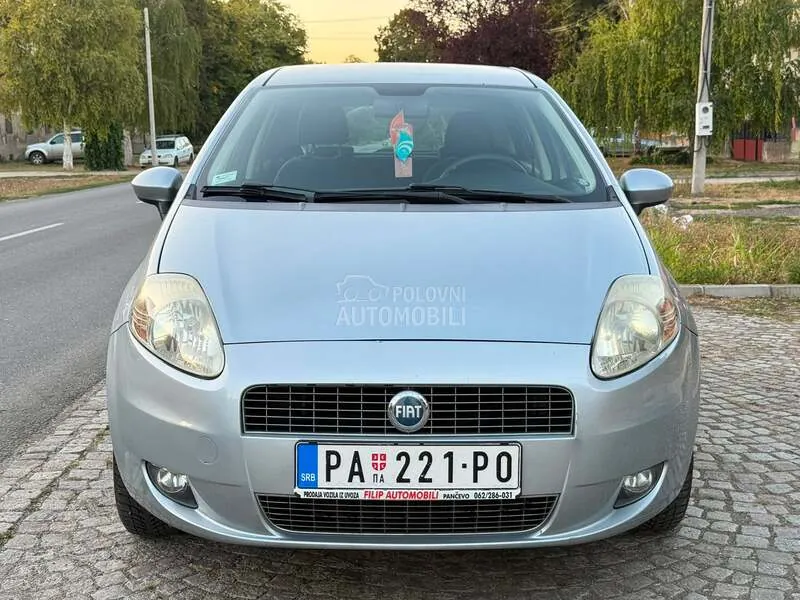 Fiat Grande Punto 2009 photo 4