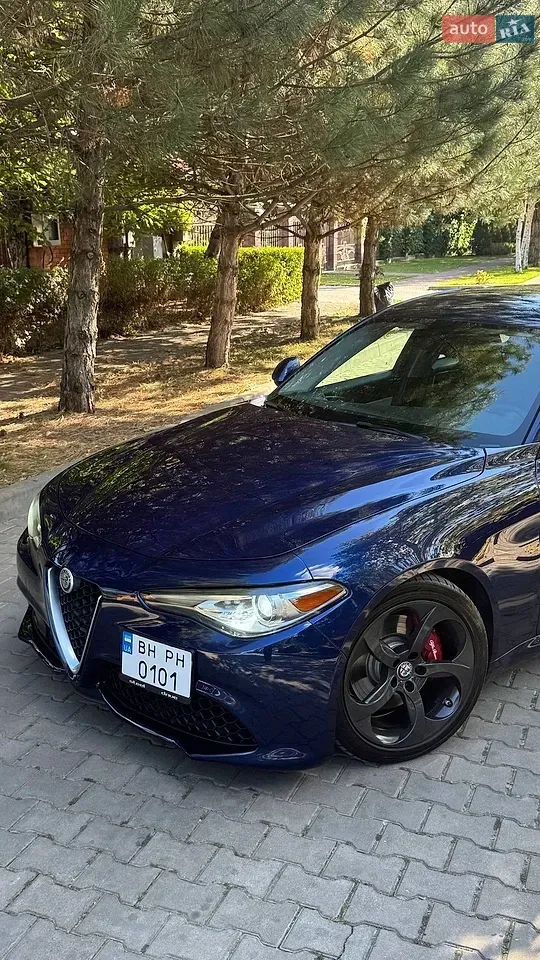 Alfa Romeo Giulia 2017 photo 2
