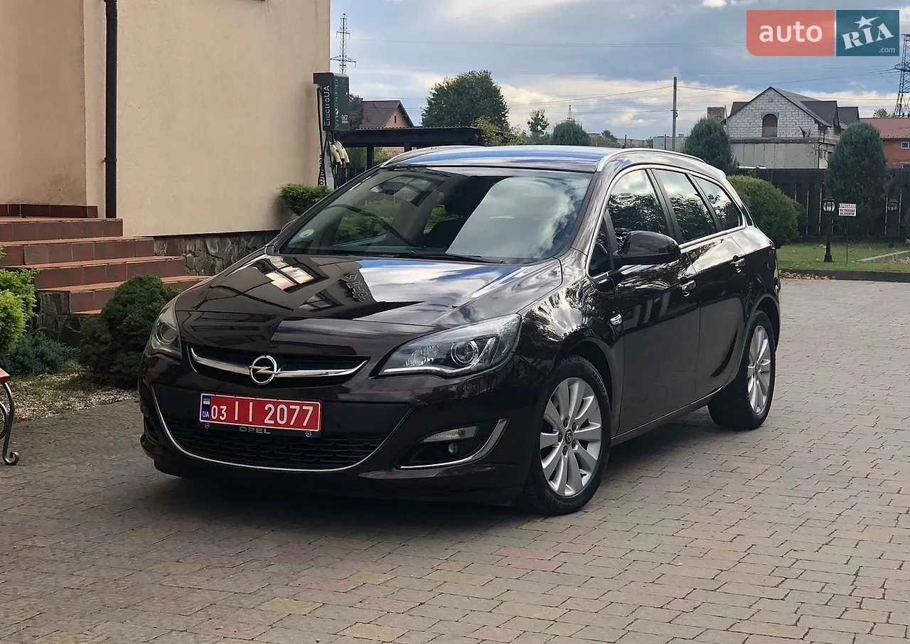 Opel Astra 2013 photo 3