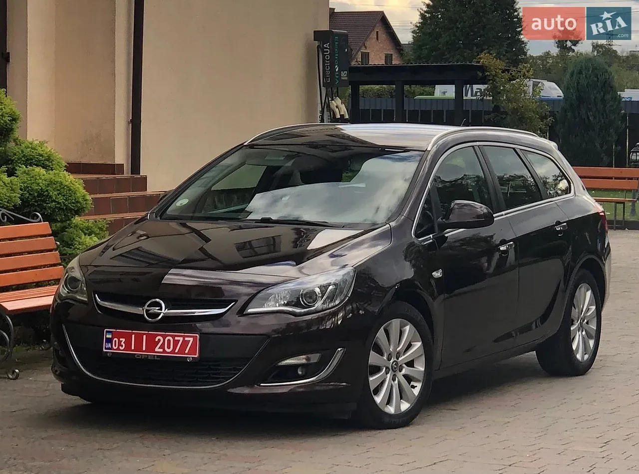 Opel Astra 2013 photo 4