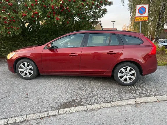 Volvo V60 2011 photo 2