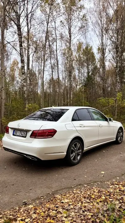 Mercedes-Benz E220 2015 photo 2