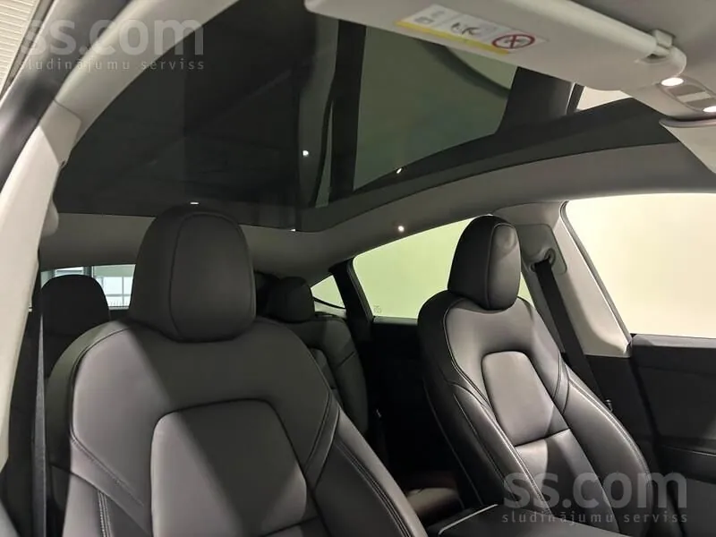 Tesla Model Y 2024 photo 4