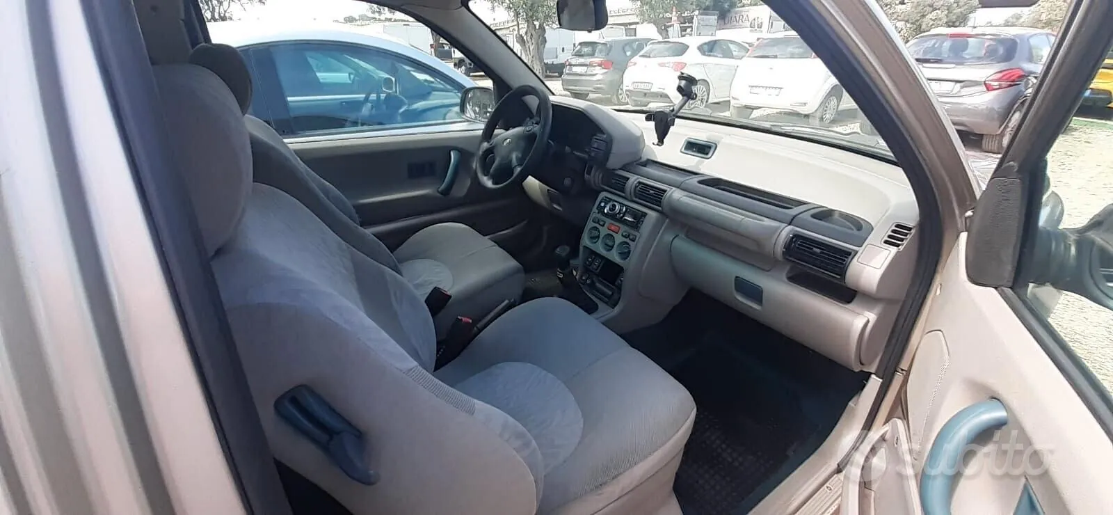 Land Rover Freelander 2000 photo 5