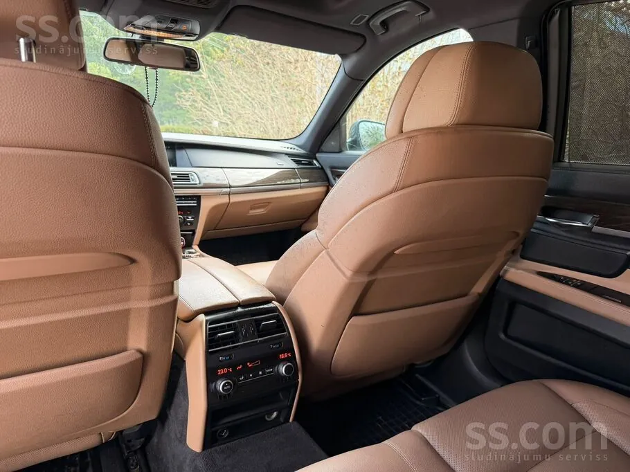 BMW 740 2011 photo 5