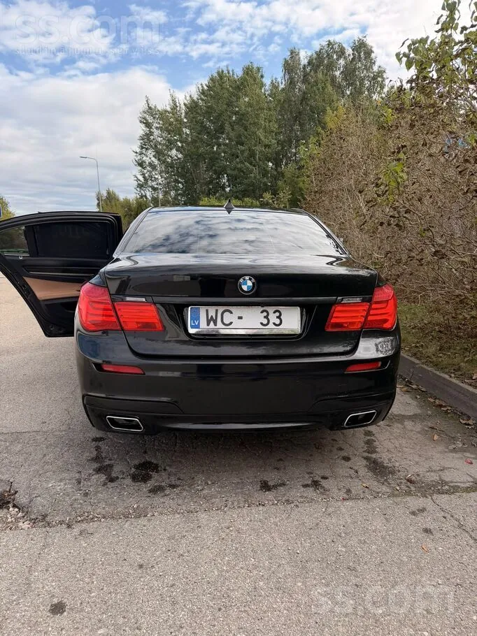 BMW 740 2011 photo 2