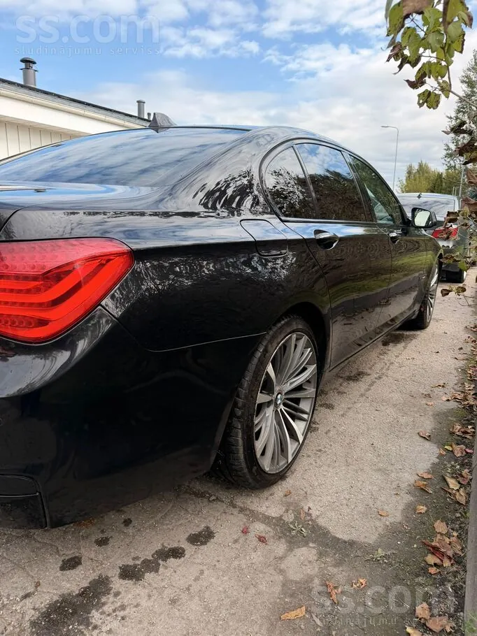 BMW 740 2011 photo 3