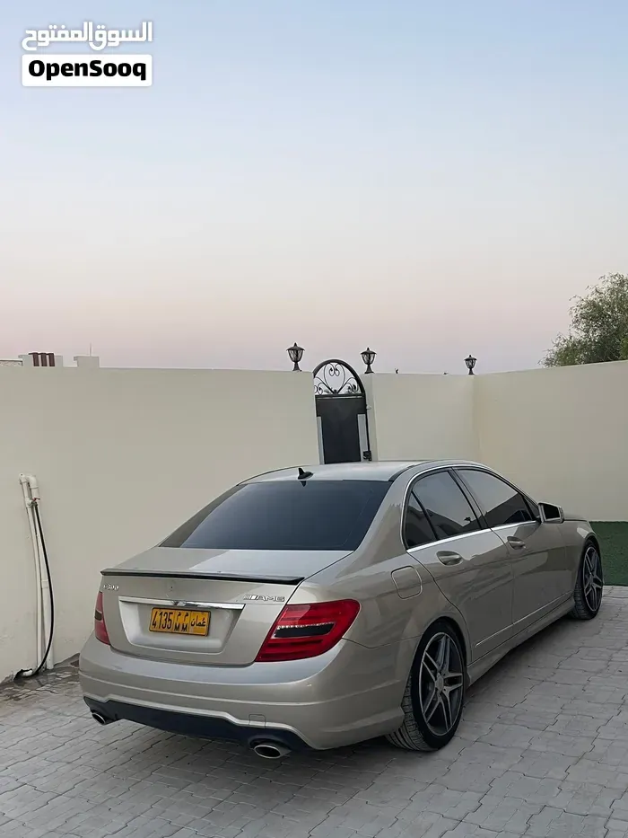 Mercedes-Benz C-Class 2012 photo 2
