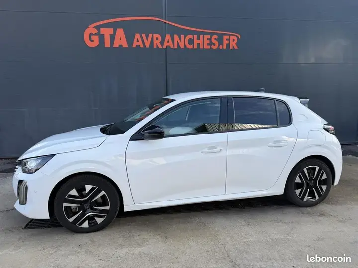 Peugeot 208 2025 photo 2