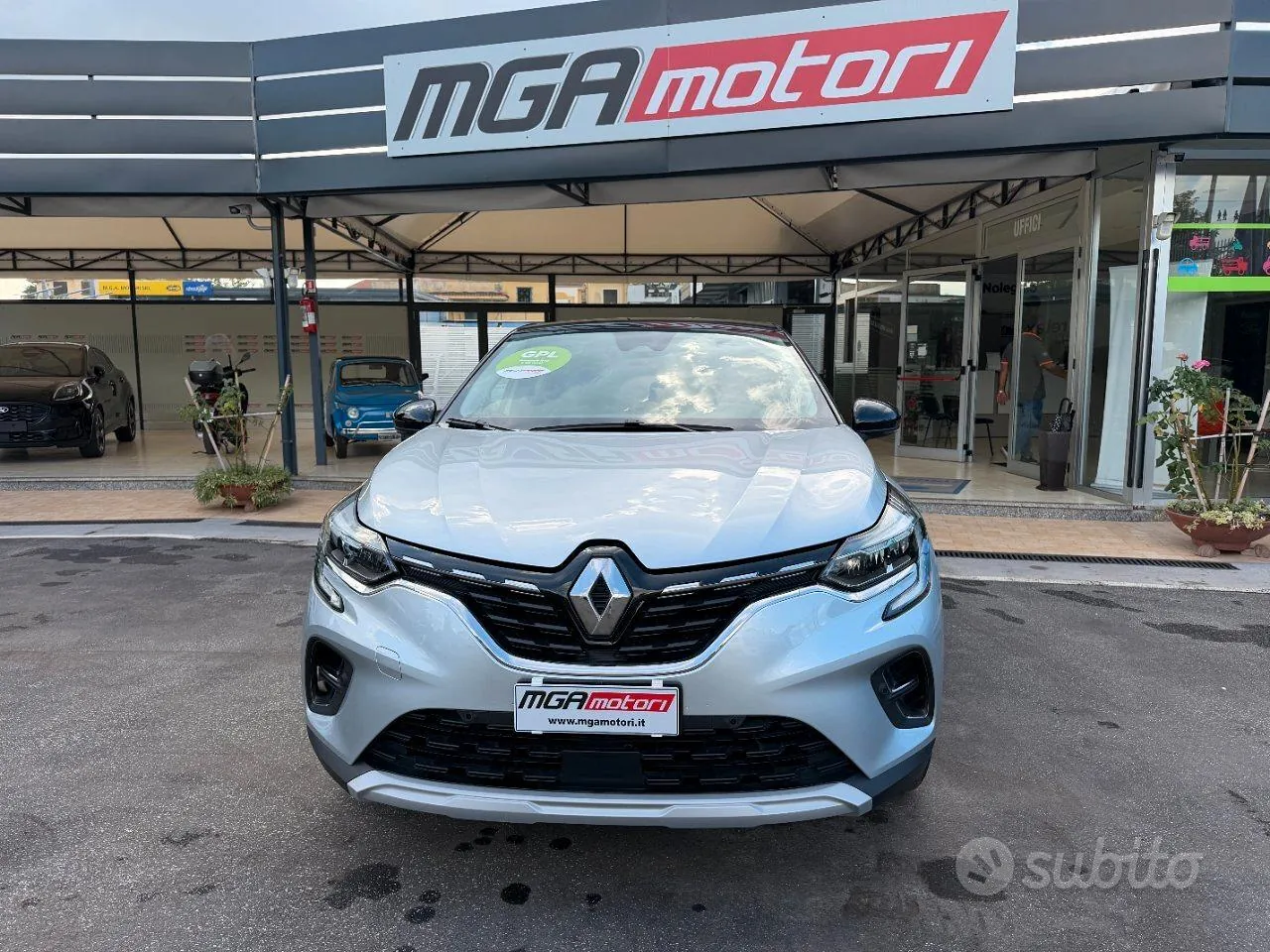 Renault Captur 2023 photo 2