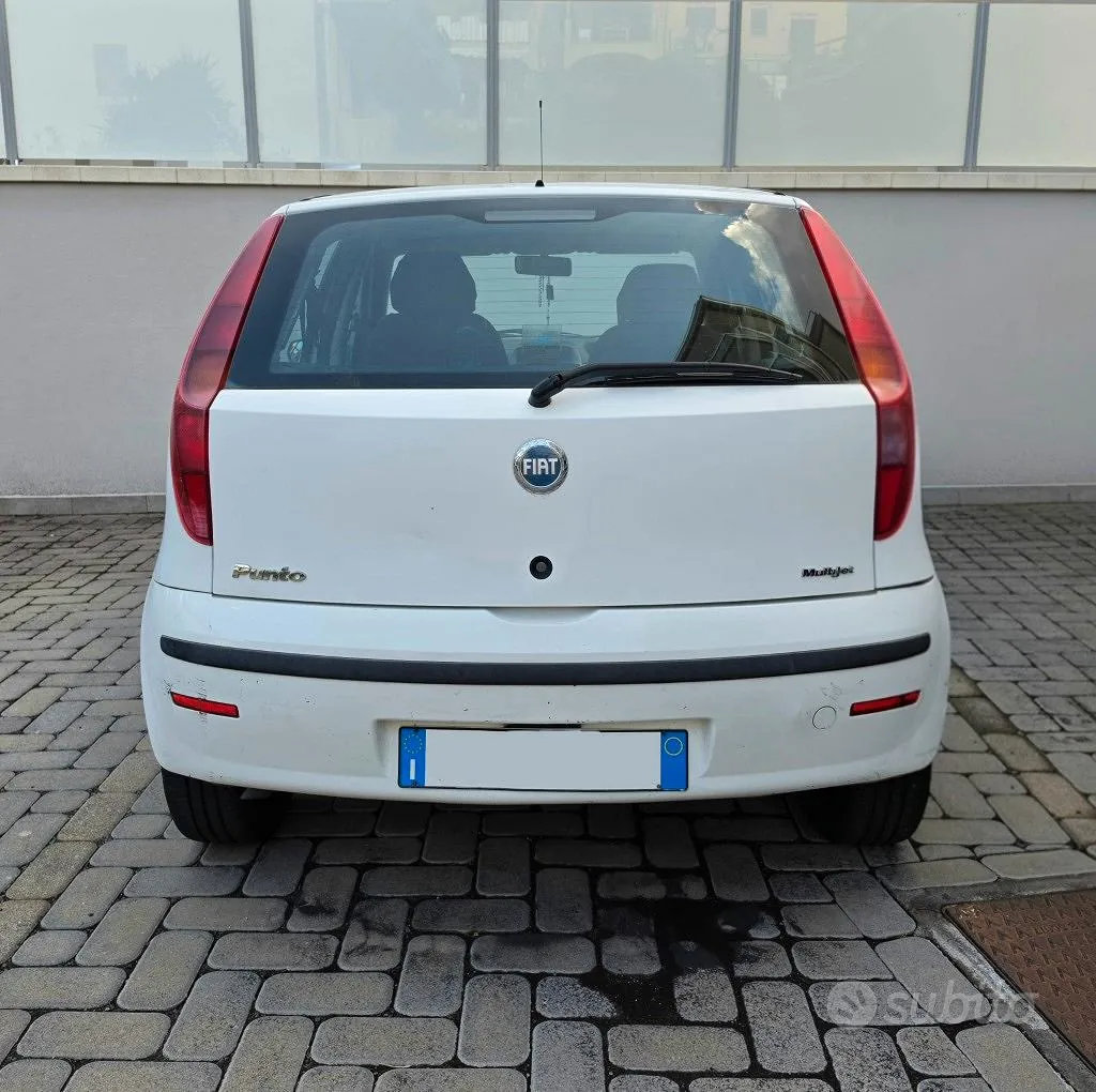 Fiat Punto 2005 photo 2