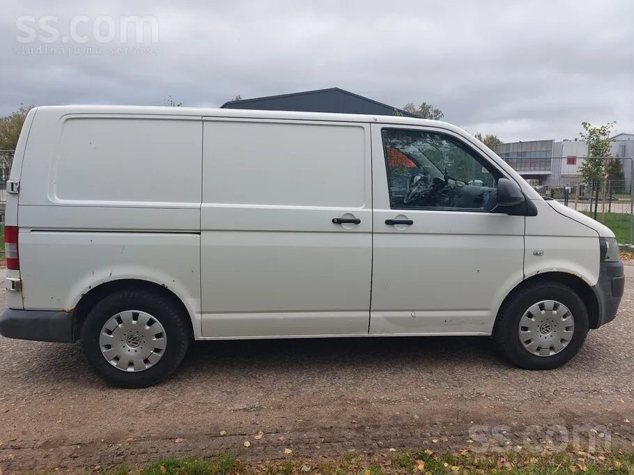 Volkswagen Transporter T5 2012 photo 2