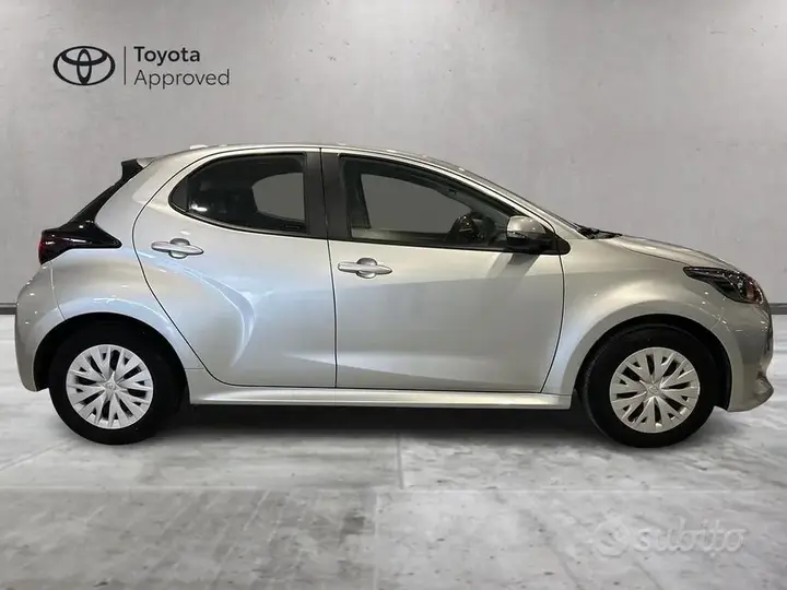 Toyota Yaris 2023 photo 4