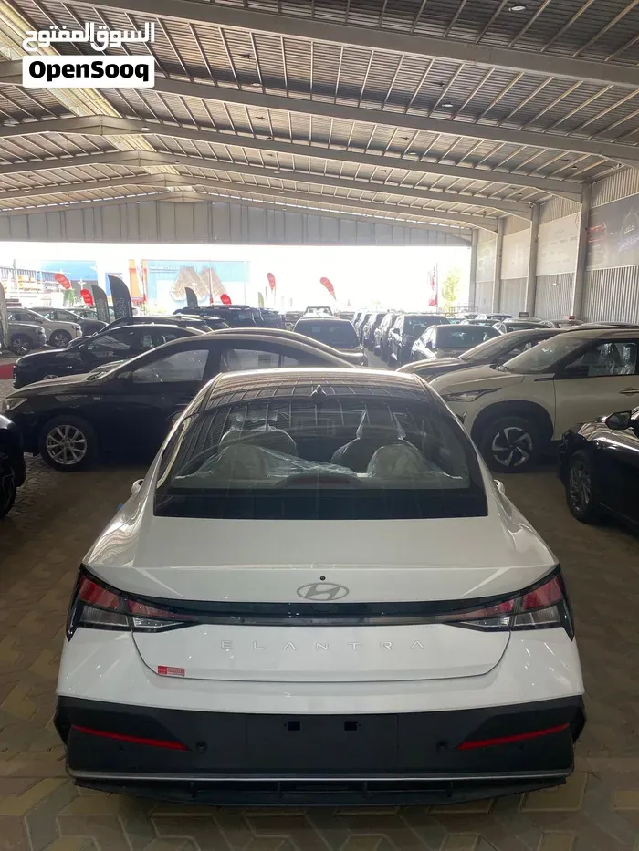 Hyundai Elantra 2026 photo 4