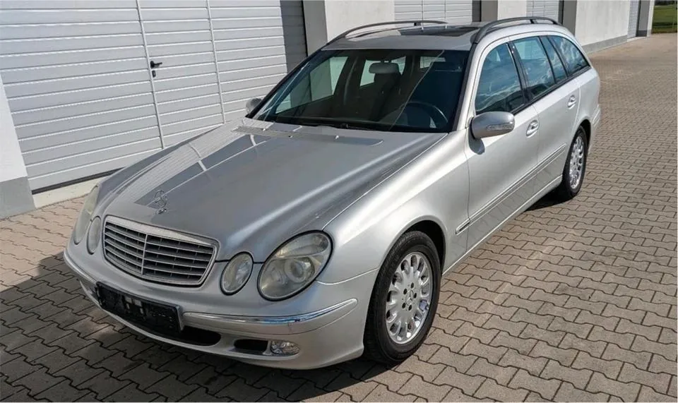 Mercedes-Benz E 220