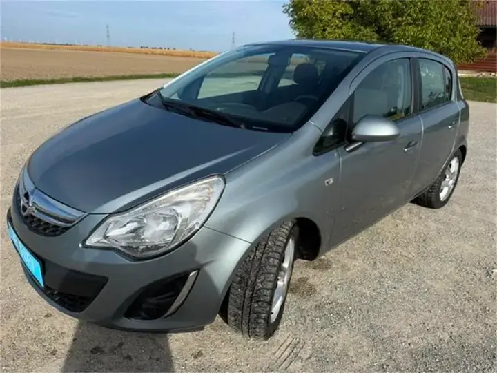 Opel Corsa 2011 photo 2