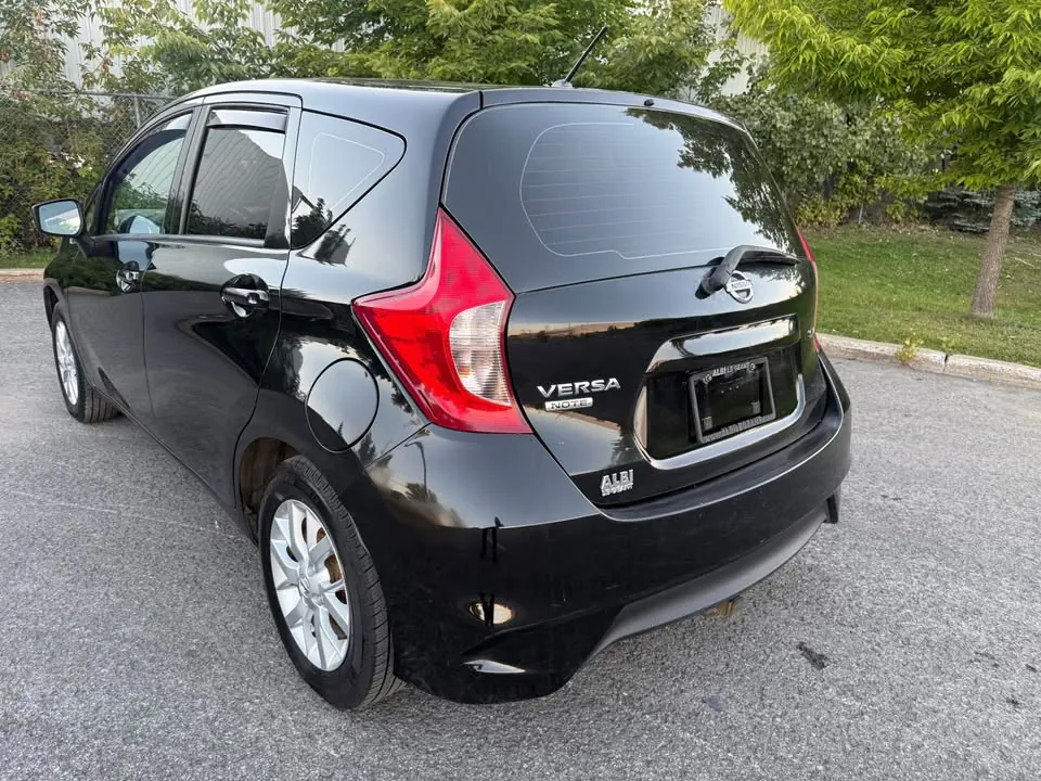 Nissan Versa 2018 photo 3