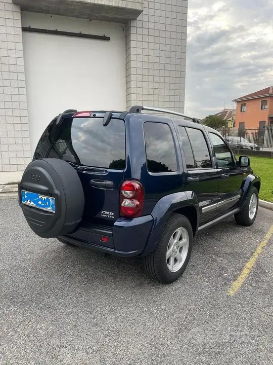 Jeep Cherokee 2007 photo 2