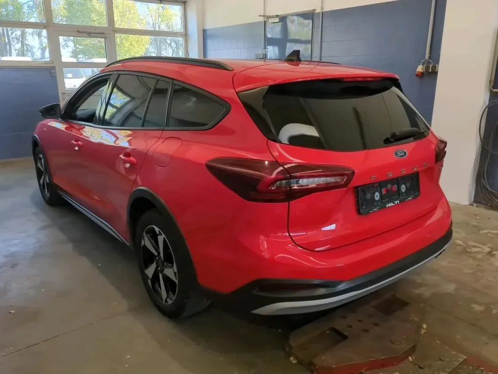Ford Focus 2023 photo 2