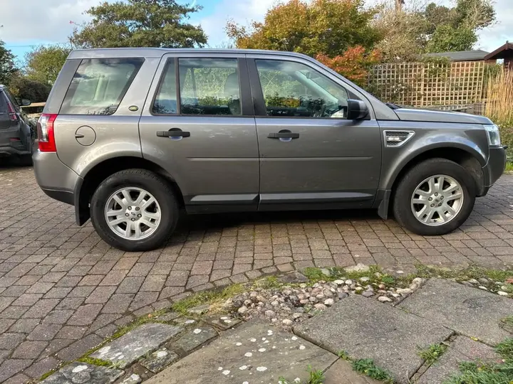 Land Rover Freelander 2 2010 photo 4