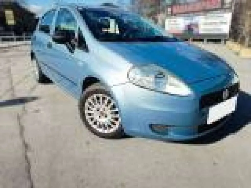 Fiat Grande Punto 2010 photo 3