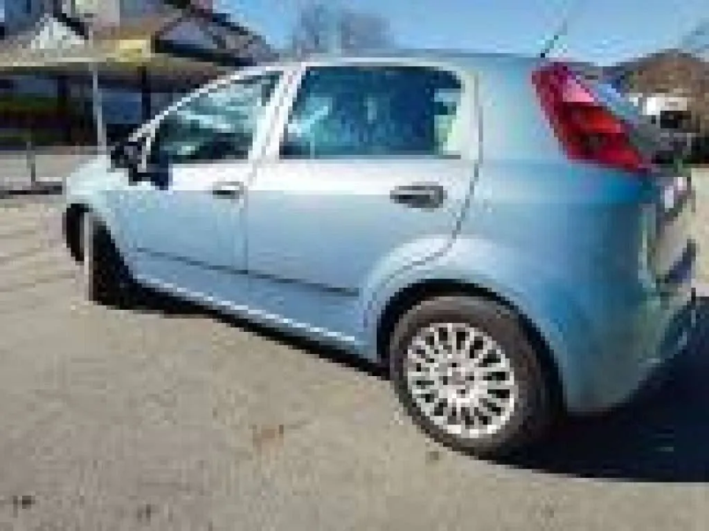 Fiat Grande Punto 2010 photo 4