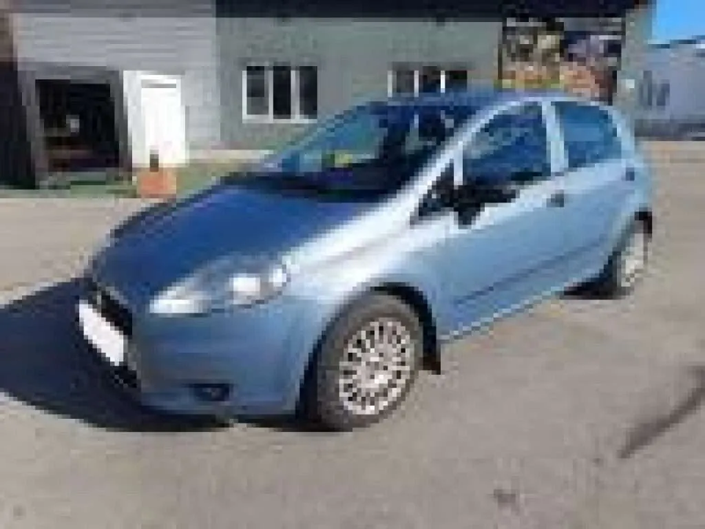 Fiat Grande Punto 2010 photo 2
