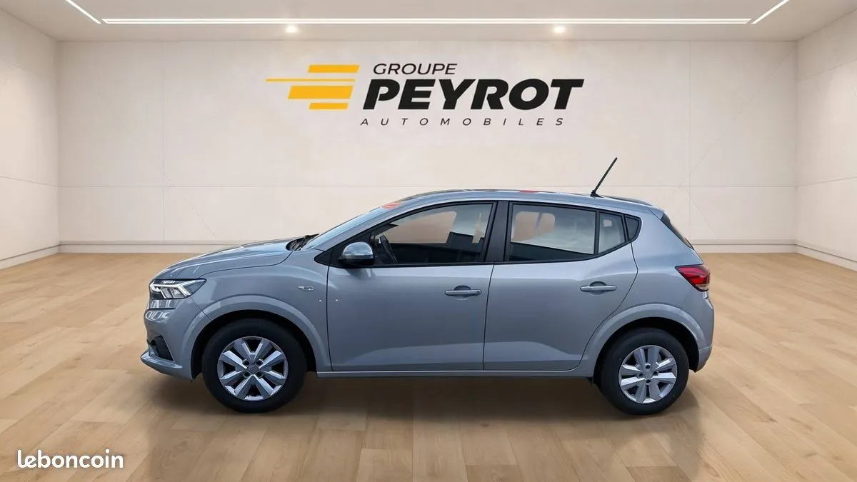 Dacia Sandero 2024 photo 2