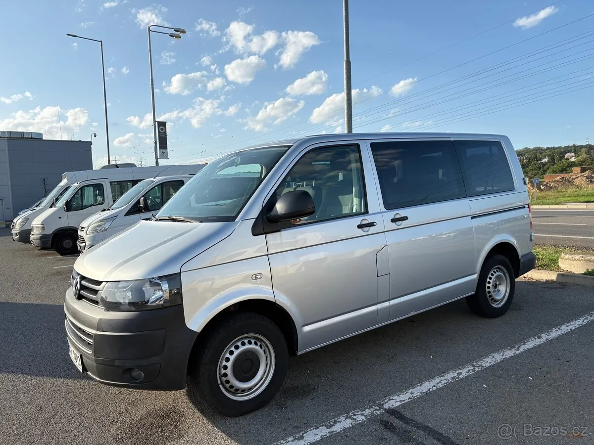 Volkswagen Caravelle 2014 photo 2