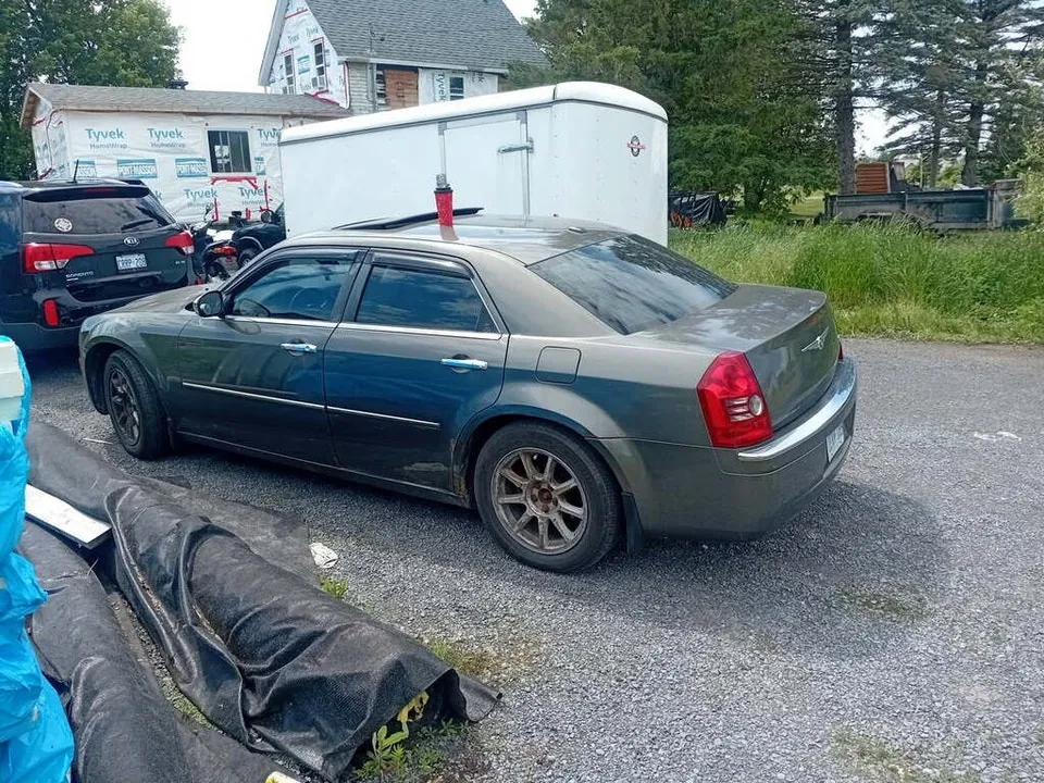 Chrysler 300 2010 photo 4