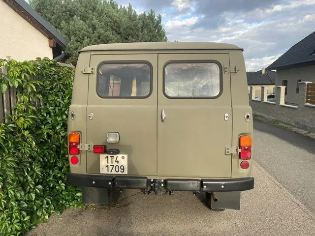 UAZ 452 1988 photo 3