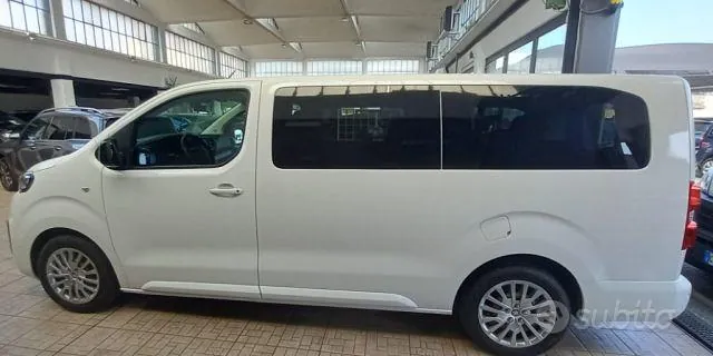 Peugeot Traveller 2021 photo 2