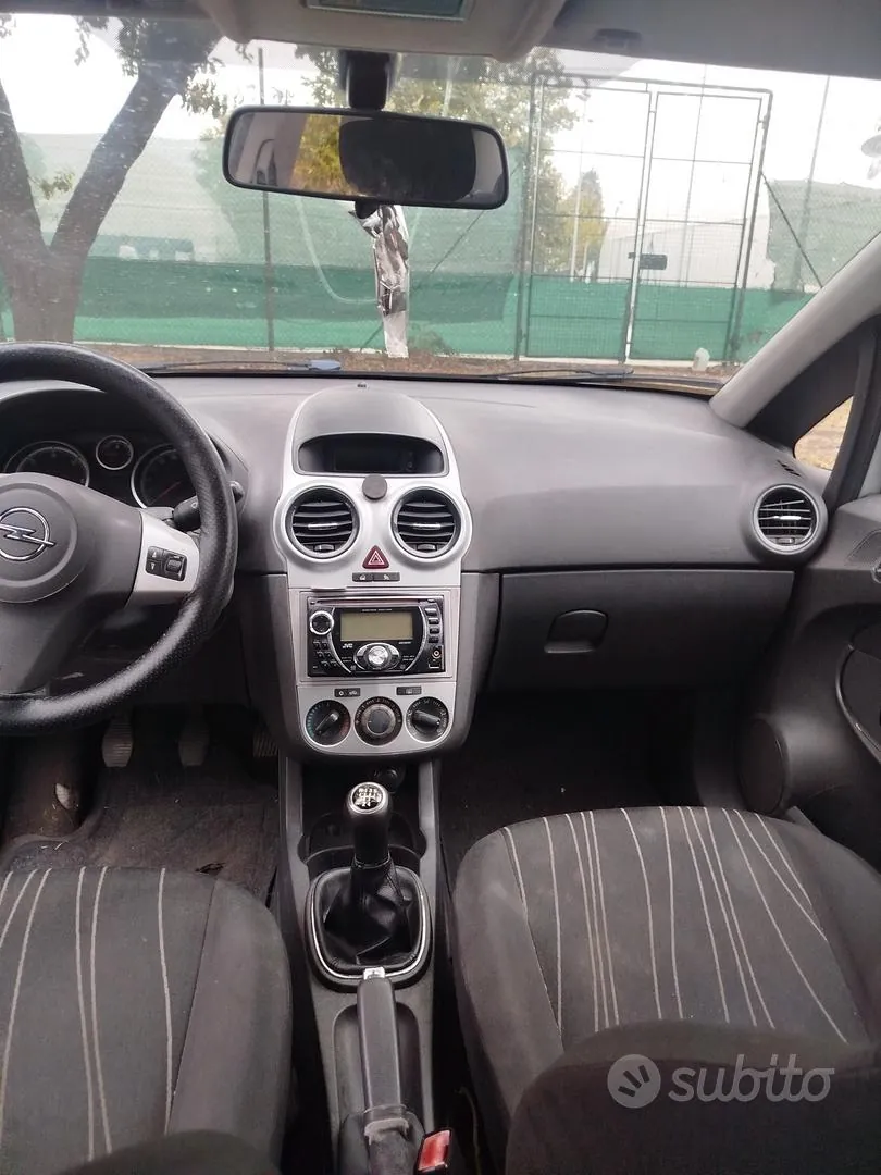 Opel Corsa D 2009 photo 4