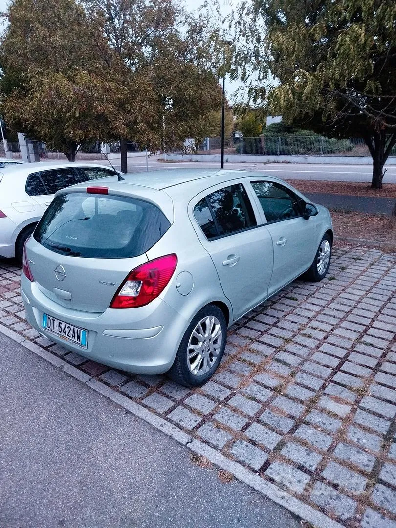 Opel Corsa D 2009 photo 3