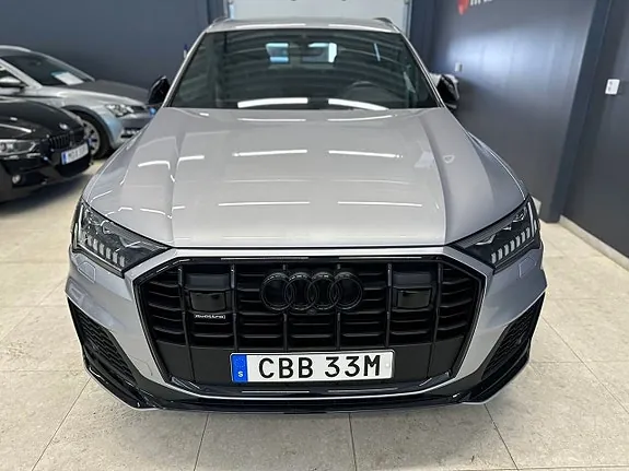 Audi Q7 2021 photo 2