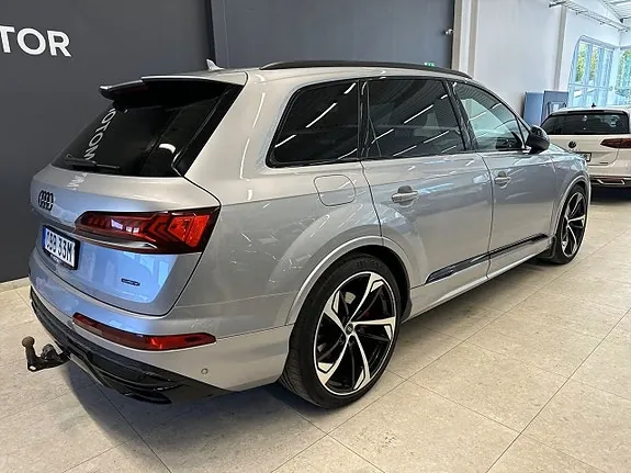 Audi Q7 2021 photo 5