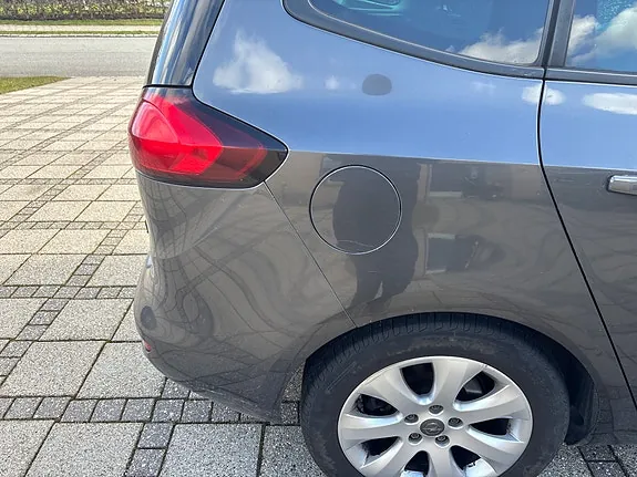 Opel Zafira Tourer 2012 photo 3