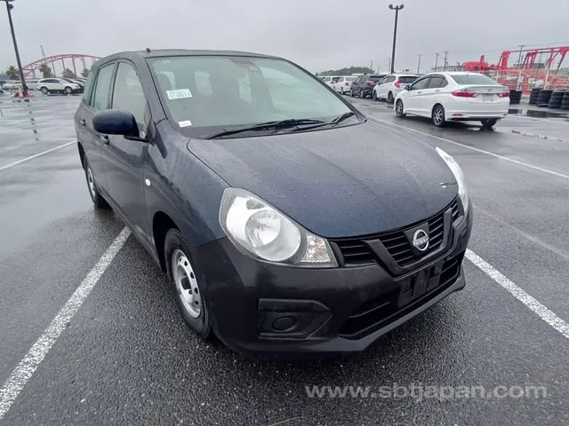 Nissan Ad Van