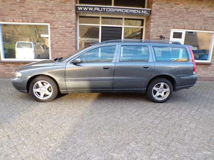 Volvo V70 2003 photo 2