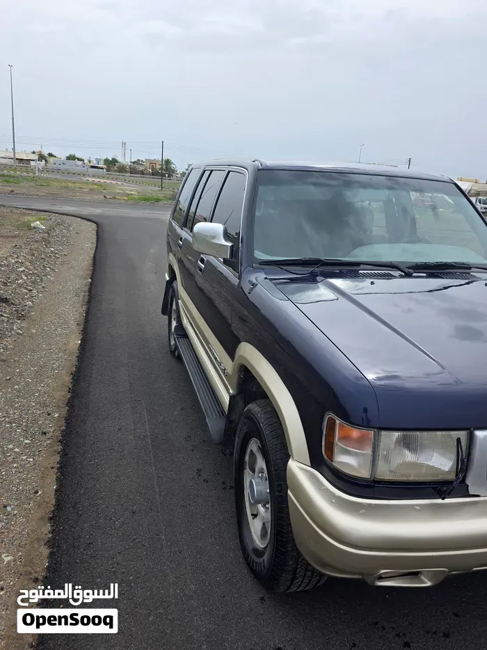 Isuzu Trooper 1998 photo 2