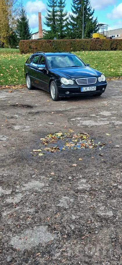 Mercedes-Benz C220 2006 photo 2