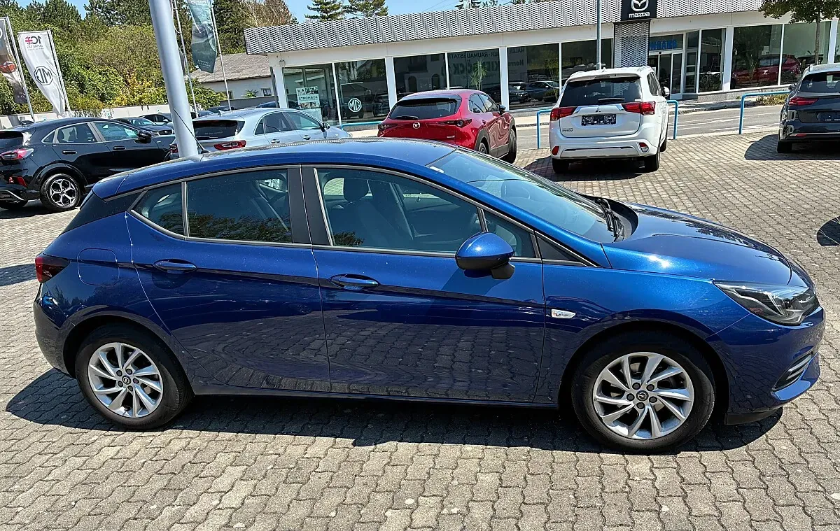 Opel Astra 2021 photo 2