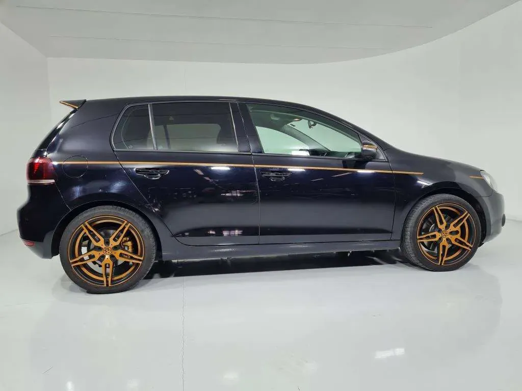 Volkswagen Golf 2010 photo 3