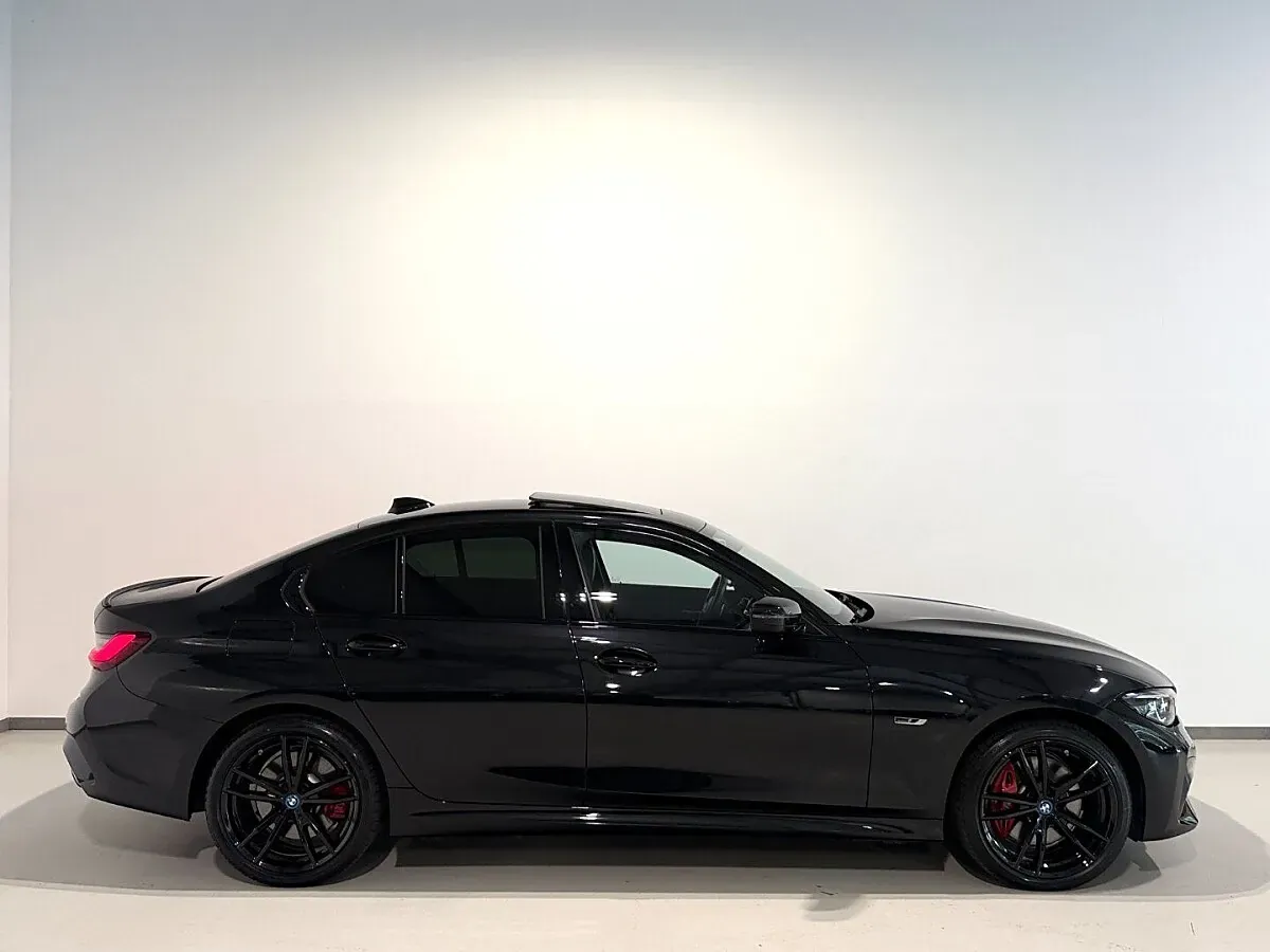 BMW 3 Series 2021 photo 2