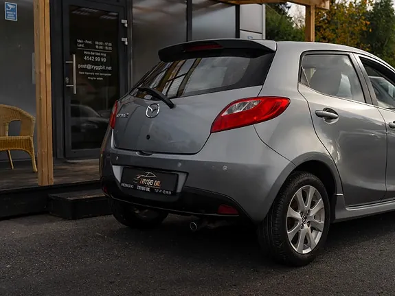 Mazda 2 2013 photo 4