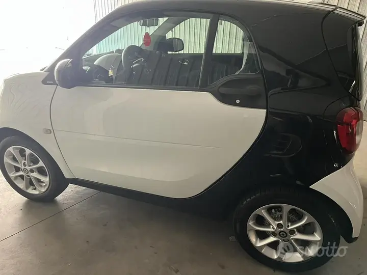 Smart Fortwo 2018 photo 2