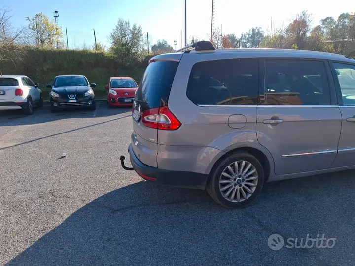 Ford Galaxy 2011 photo 4