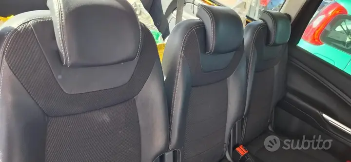 Ford Galaxy 2011 photo 5